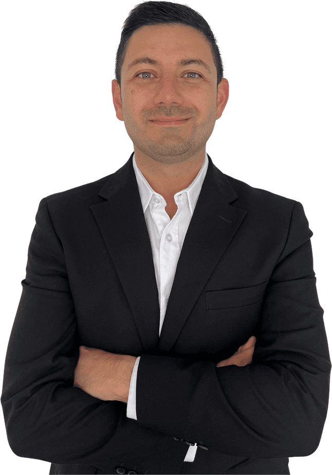 Portrait of Mauricio Rodriguez, CEO and Financial Adviser
